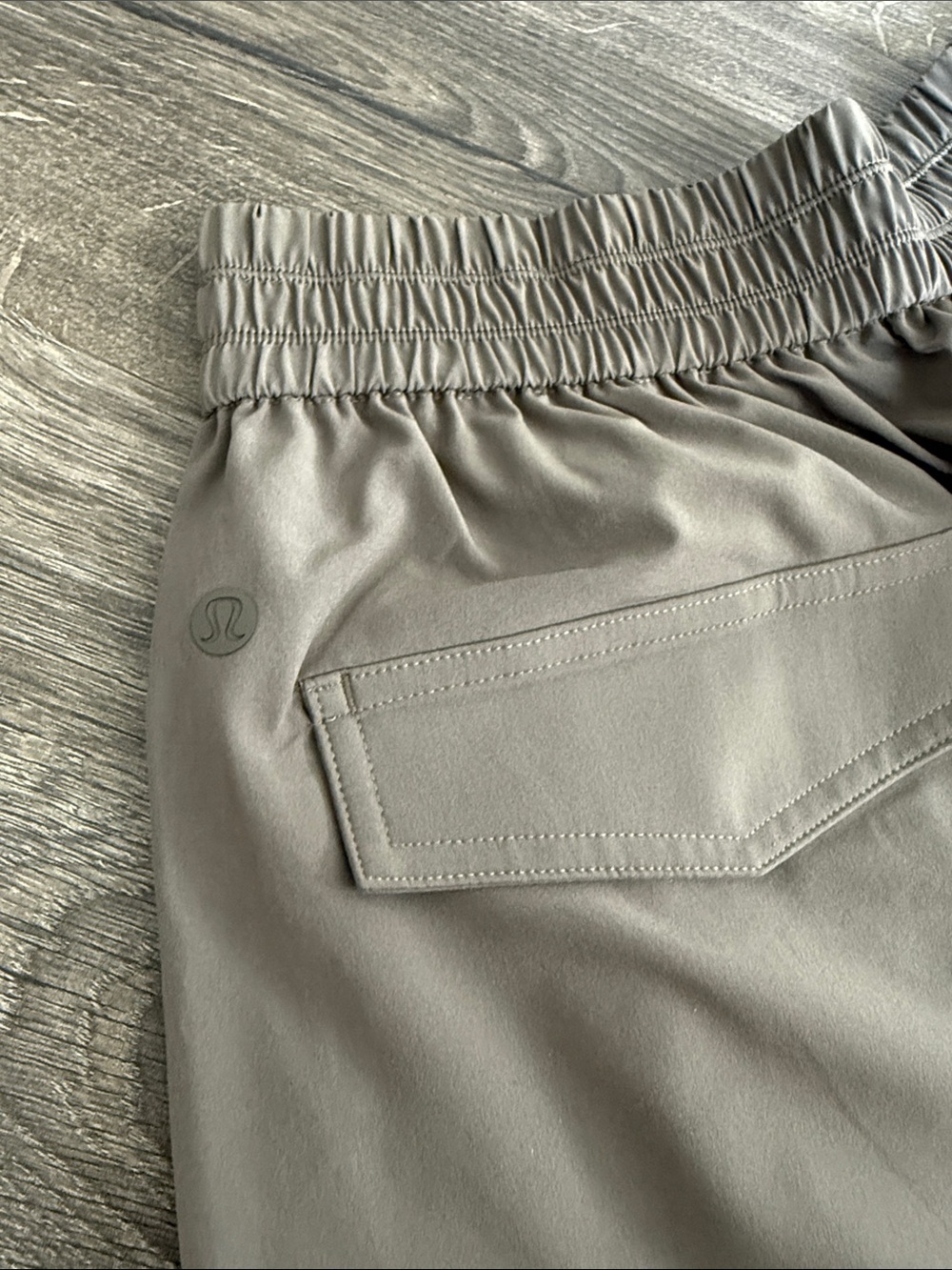 Lululemon breezily HR cargo pants - Picture 2 of 8